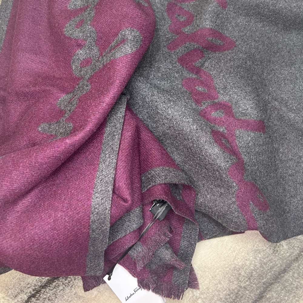 Salvatore Ferragamo 1927 Charcoal Burgundy Logo Mens Scarf